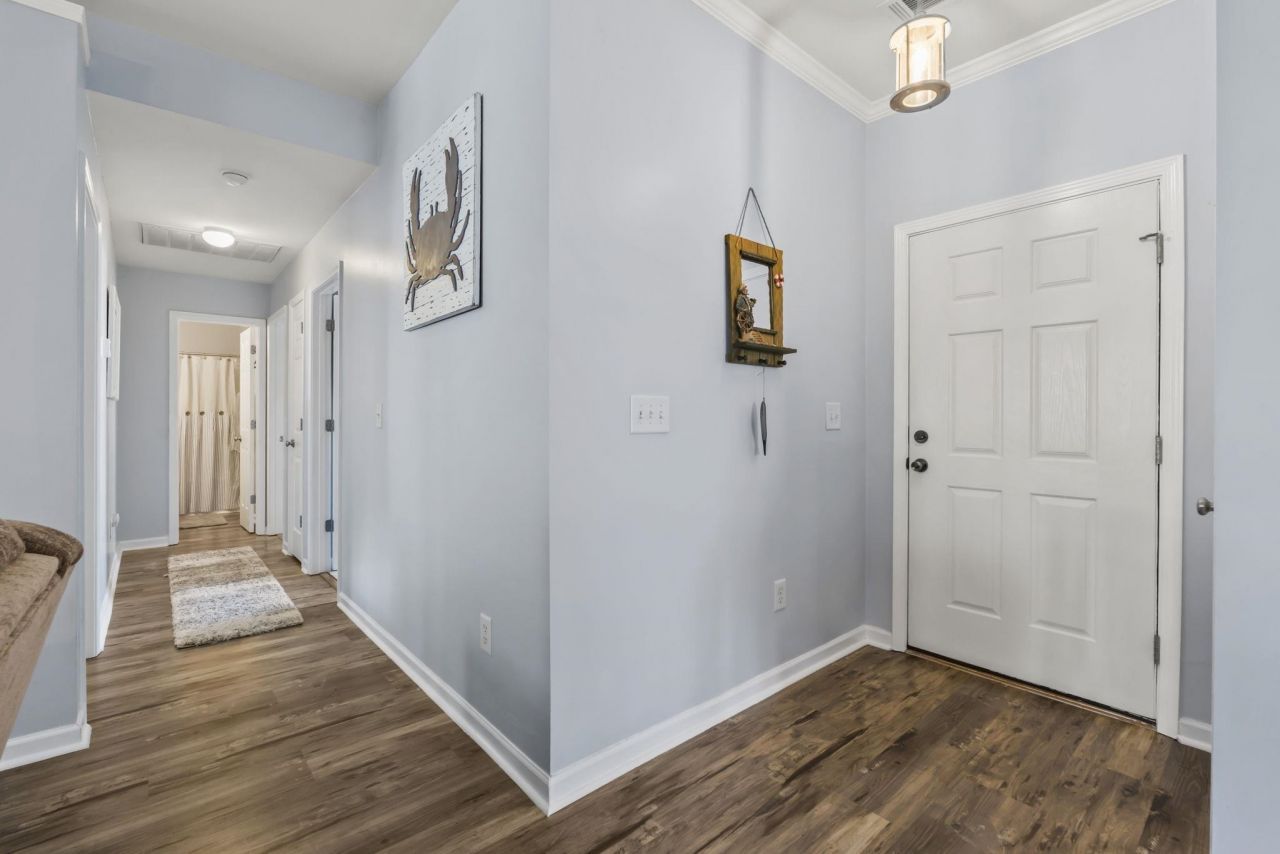 1605 Langley Dr. Photo 9