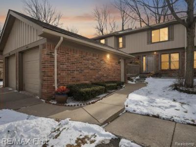 845 Langdon Court, Rochester Hills, MI 48307 Main Photo