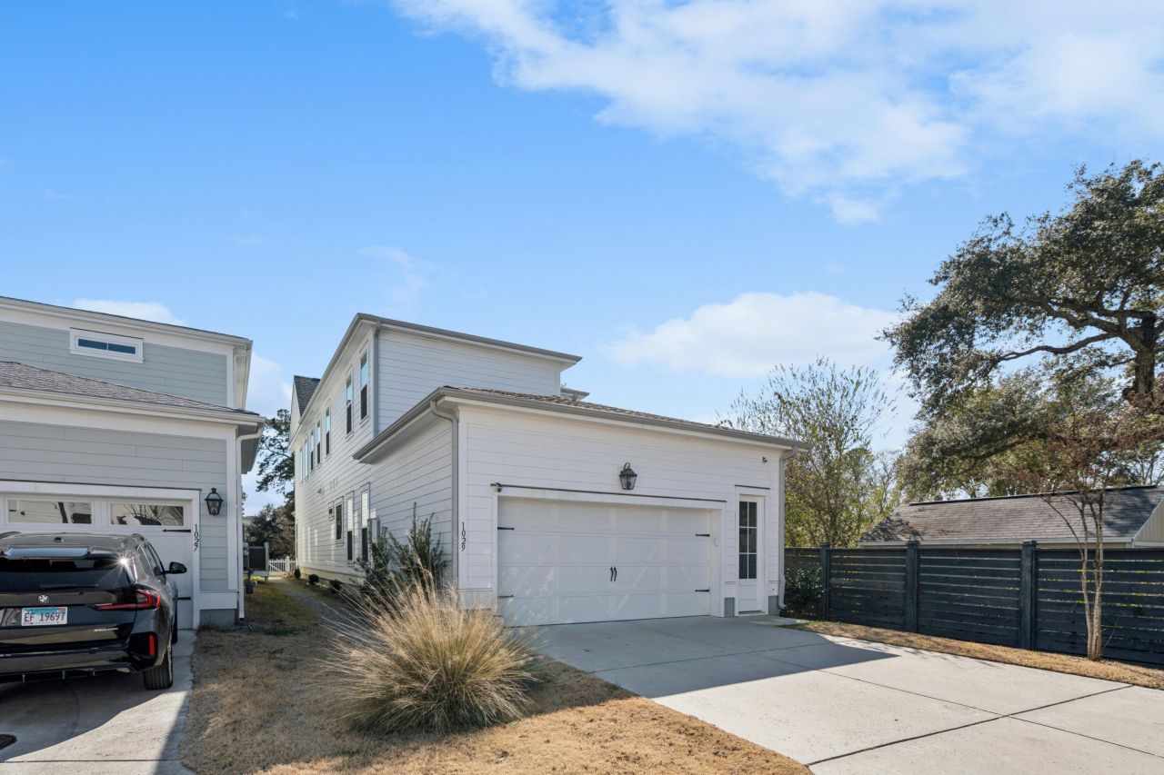 1029 Avenue Of Oaks Photo 5