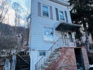 435 HOTEL STREET, POTTSVILLE, PA 17901