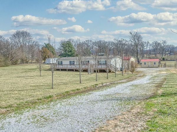 791 Old Kentucky Rd, Sparta, TN 38583