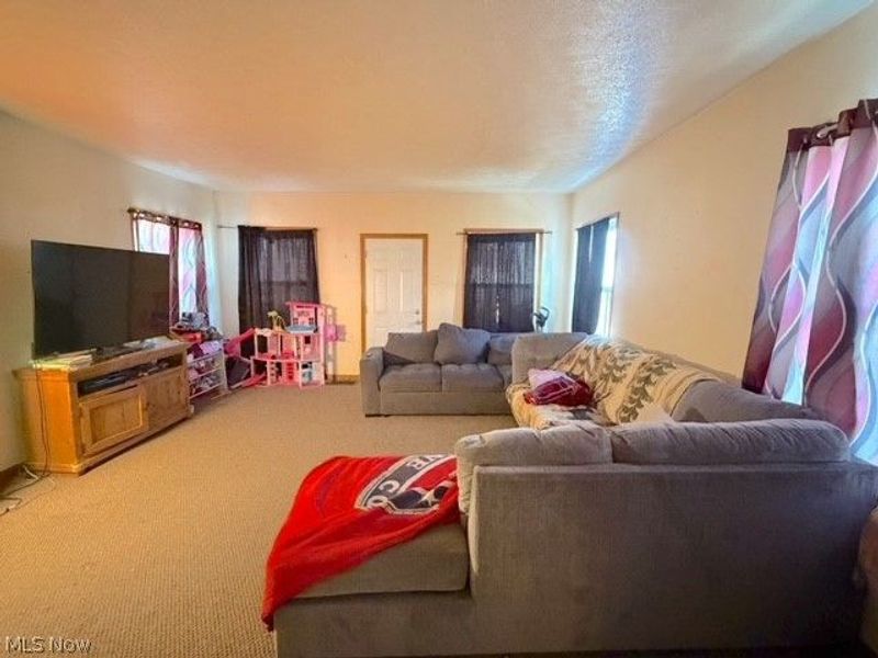 107 W 21st Street, Dover, OH 44622 Photo 6