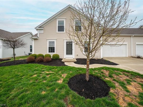 8708 Wakefield Run, North Ridgeville, OH 44039
