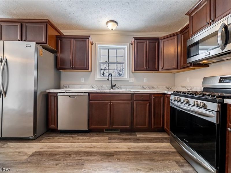 8708 Wakefield Run, North Ridgeville, OH 44039 Photo 17