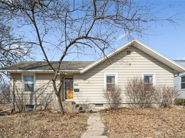 1308 L Ave NE, Cedar Rapids, IA 52402