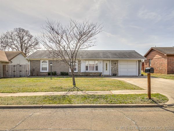 112 W Linda Street , Sapulpa, OK 74066