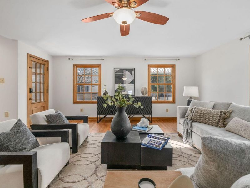 2731 E Broad Street , Columbus, OH 43209 Photo 10