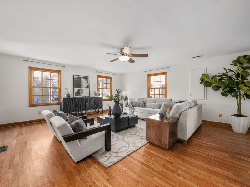 2731 E Broad Street , Columbus, OH 43209 Photo 11