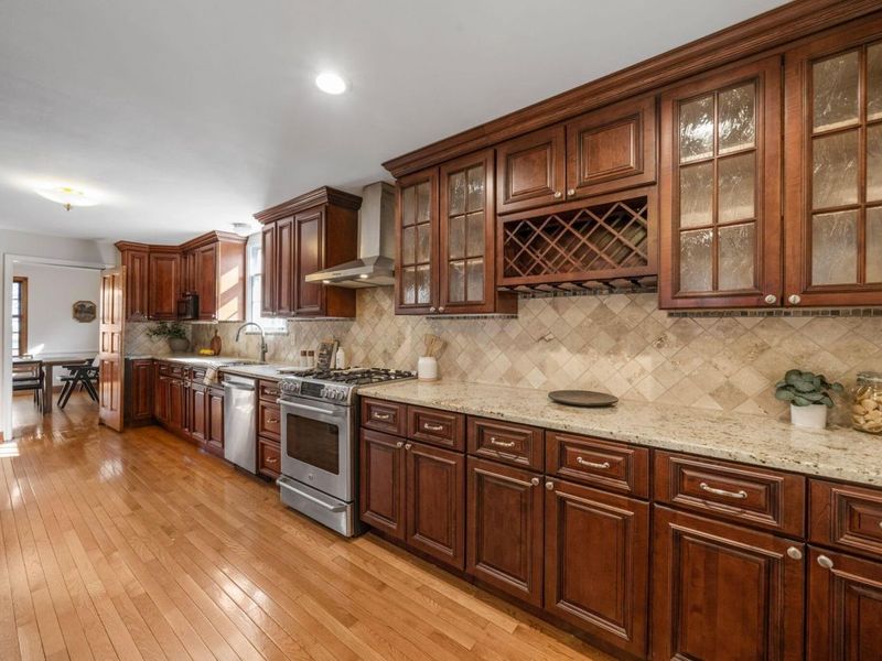 2731 E Broad Street , Columbus, OH 43209 Photo 18