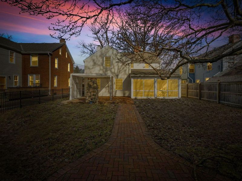 2731 E Broad Street , Columbus, OH 43209 Photo 2