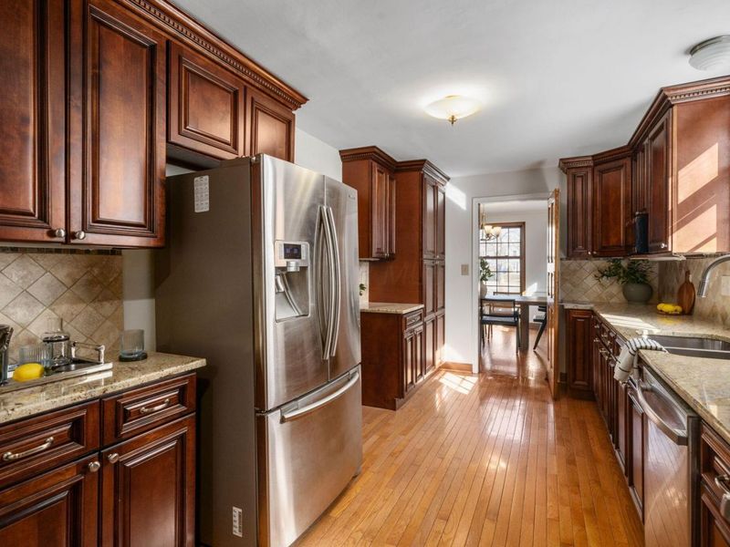 2731 E Broad Street , Columbus, OH 43209 Photo 22