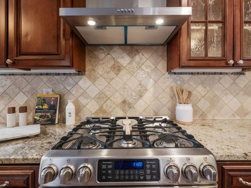 2731 E Broad Street , Columbus, OH 43209 Photo 23