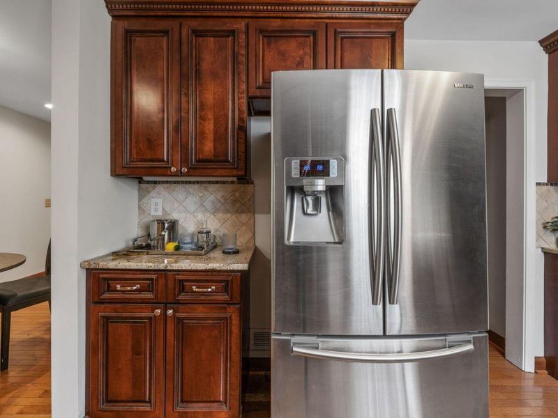 2731 E Broad Street , Columbus, OH 43209 Photo 24