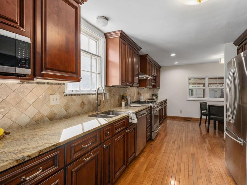 2731 E Broad Street , Columbus, OH 43209 Photo 25