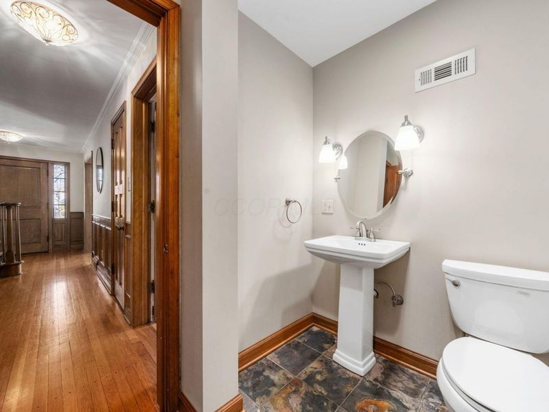 2731 E Broad Street , Columbus, OH 43209 Photo 31