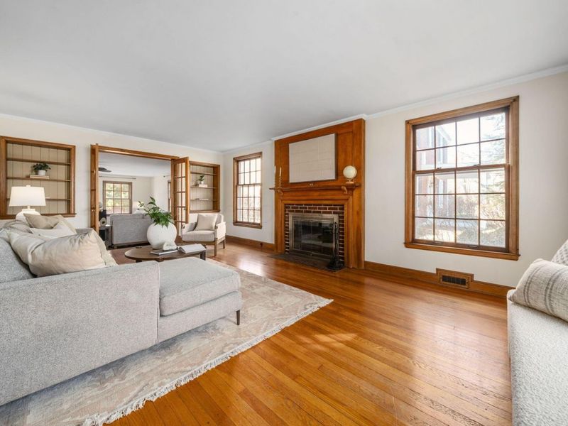 2731 E Broad Street , Columbus, OH 43209 Photo 4