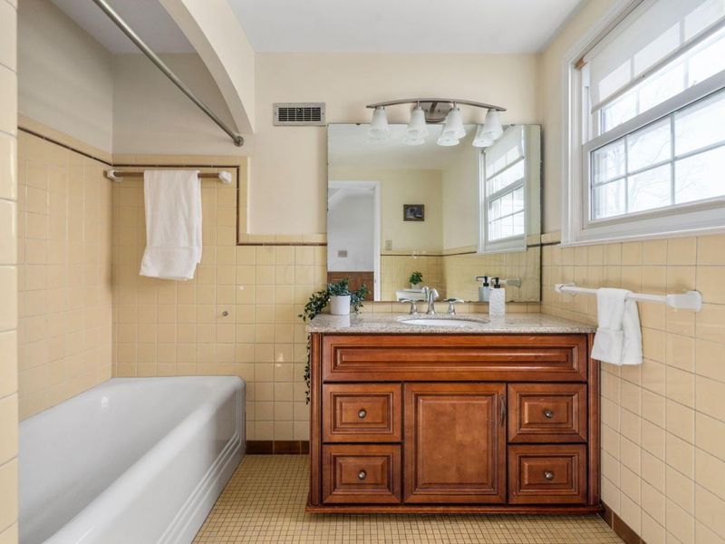 2731 E Broad Street , Columbus, OH 43209 Photo 49