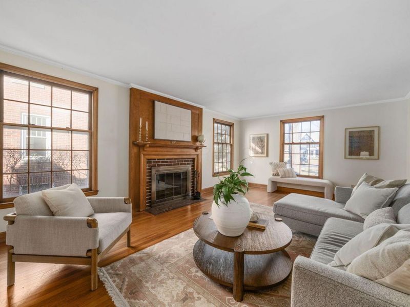 2731 E Broad Street , Columbus, OH 43209 Photo 8