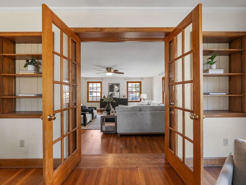 2731 E Broad Street , Columbus, OH 43209 Photo 9