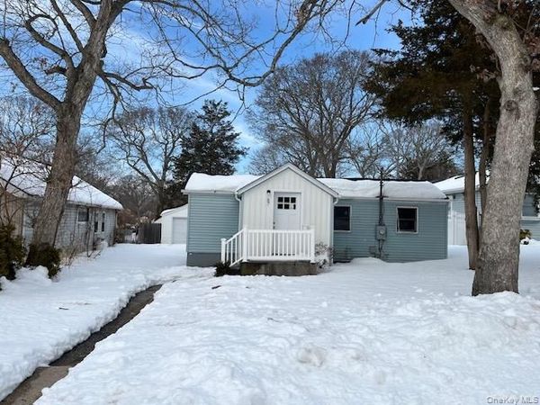 87 Ferndale Avenue, Selden, NY 11784