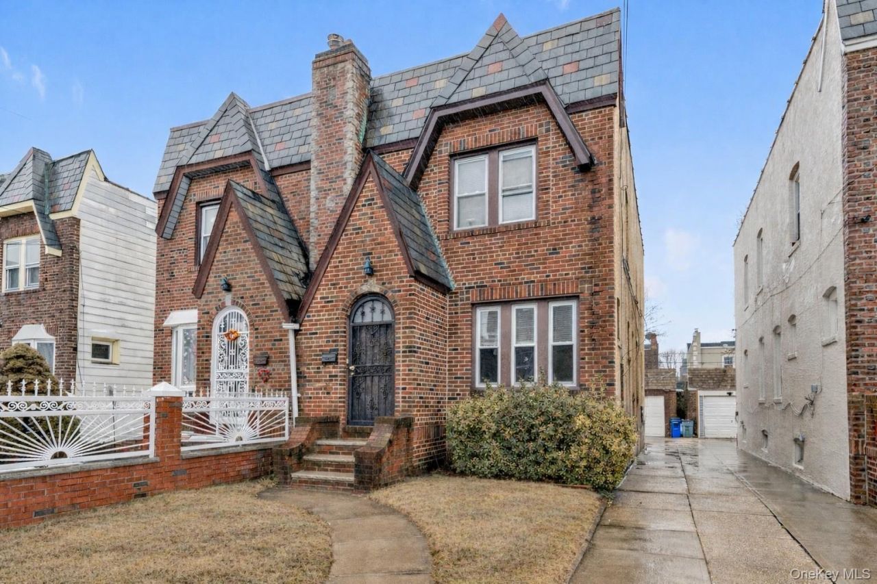 205-22 112th Avenue  Saint Albans, NY 11412