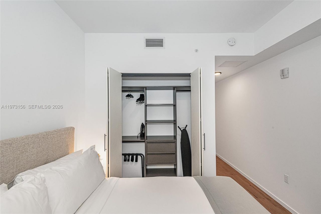 398 NE 5th St, Unit 2415, Miami, FL 33132 Photo