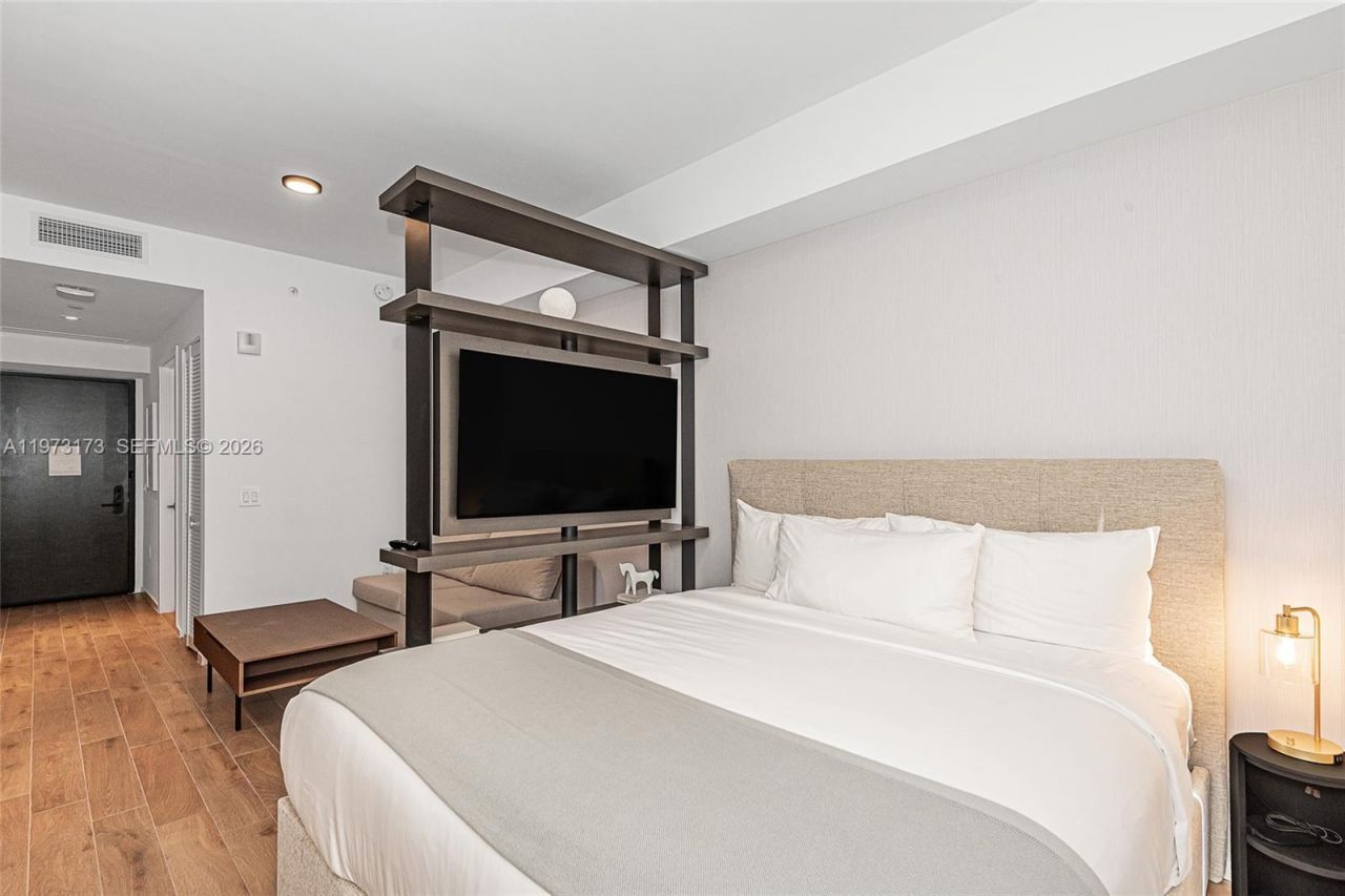 398 NE 5th St , Unit 4512, Miami, FL 33132 Photo