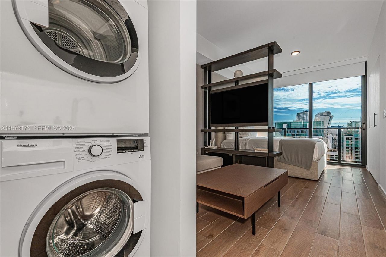 398 NE 5th St , Unit 4512, Miami, FL 33132 Photo