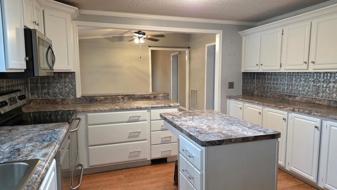 962 Winston Trail Photo 7