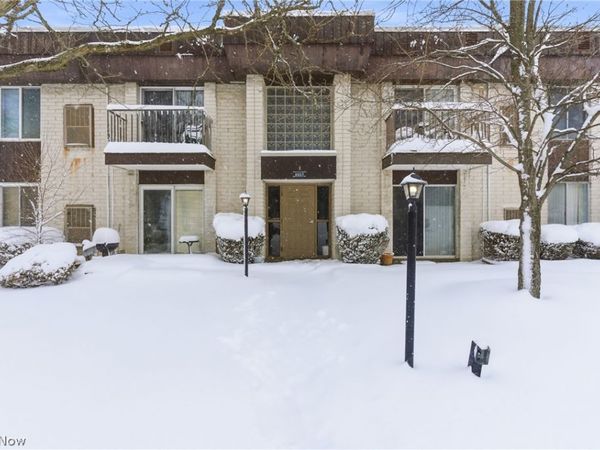 8557 N Akins Road, Unit 204, North Royalton, OH 44133