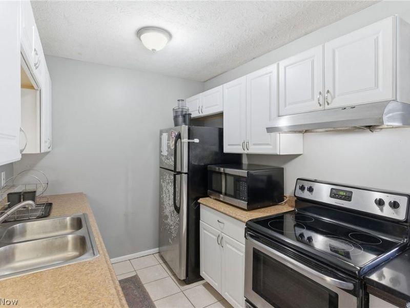 8557 N Akins Road, Unit 204, North Royalton, OH 44133 Photo 11