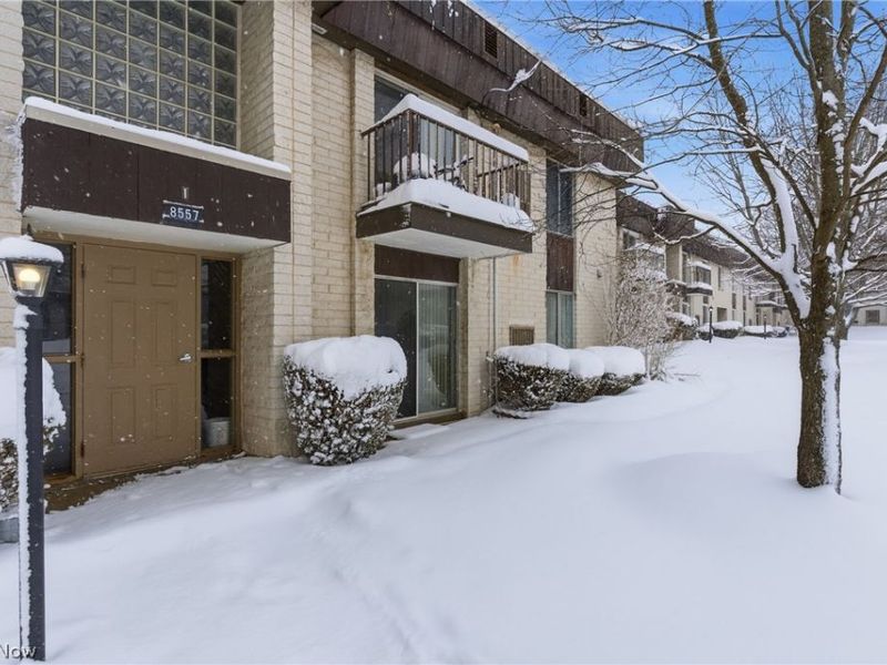 8557 N Akins Road, Unit 204, North Royalton, OH 44133 Photo 2