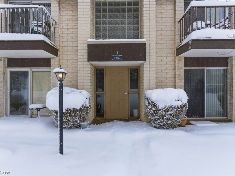 8557 N Akins Road, Unit 204, North Royalton, OH 44133 Photo 3