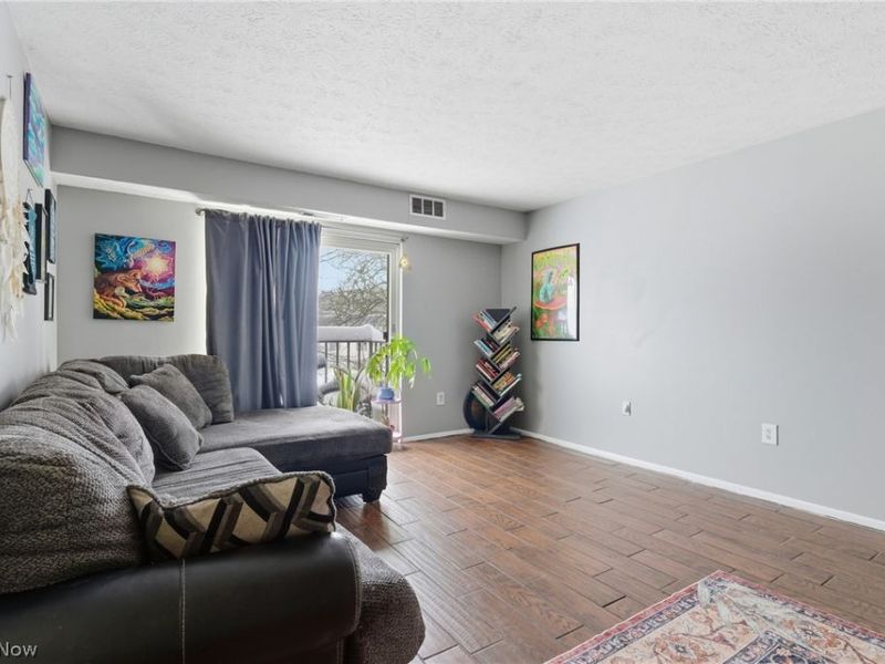 8557 N Akins Road, Unit 204, North Royalton, OH 44133 Photo 6