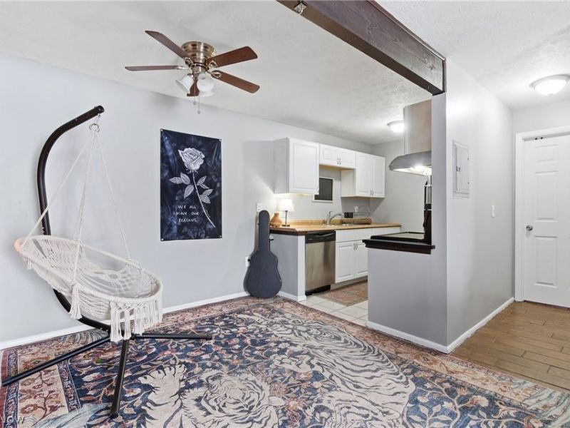 8557 N Akins Road, Unit 204, North Royalton, OH 44133 Photo 7