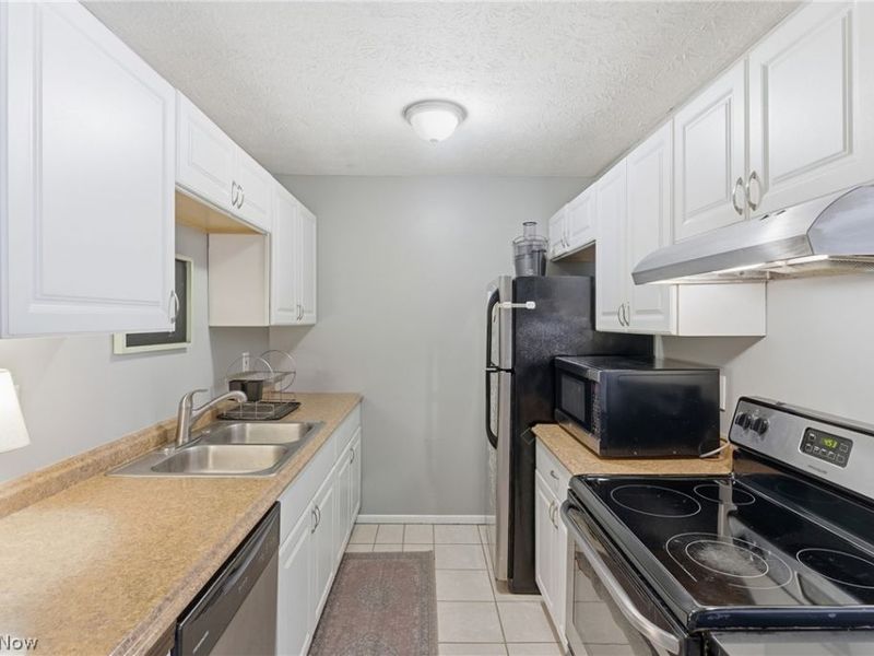 8557 N Akins Road, Unit 204, North Royalton, OH 44133 Photo 9