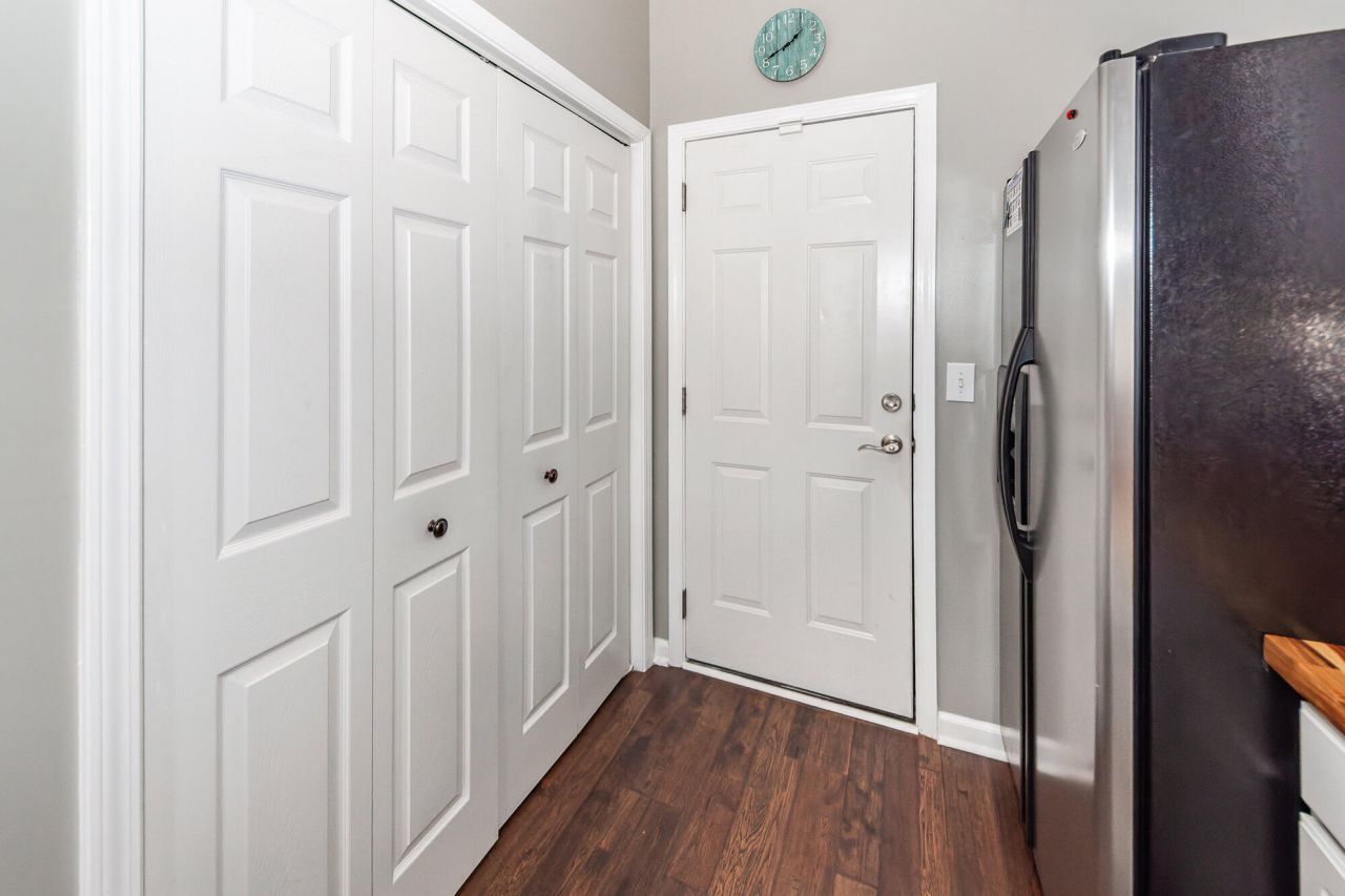 5024 Thornton Drive Photo 14