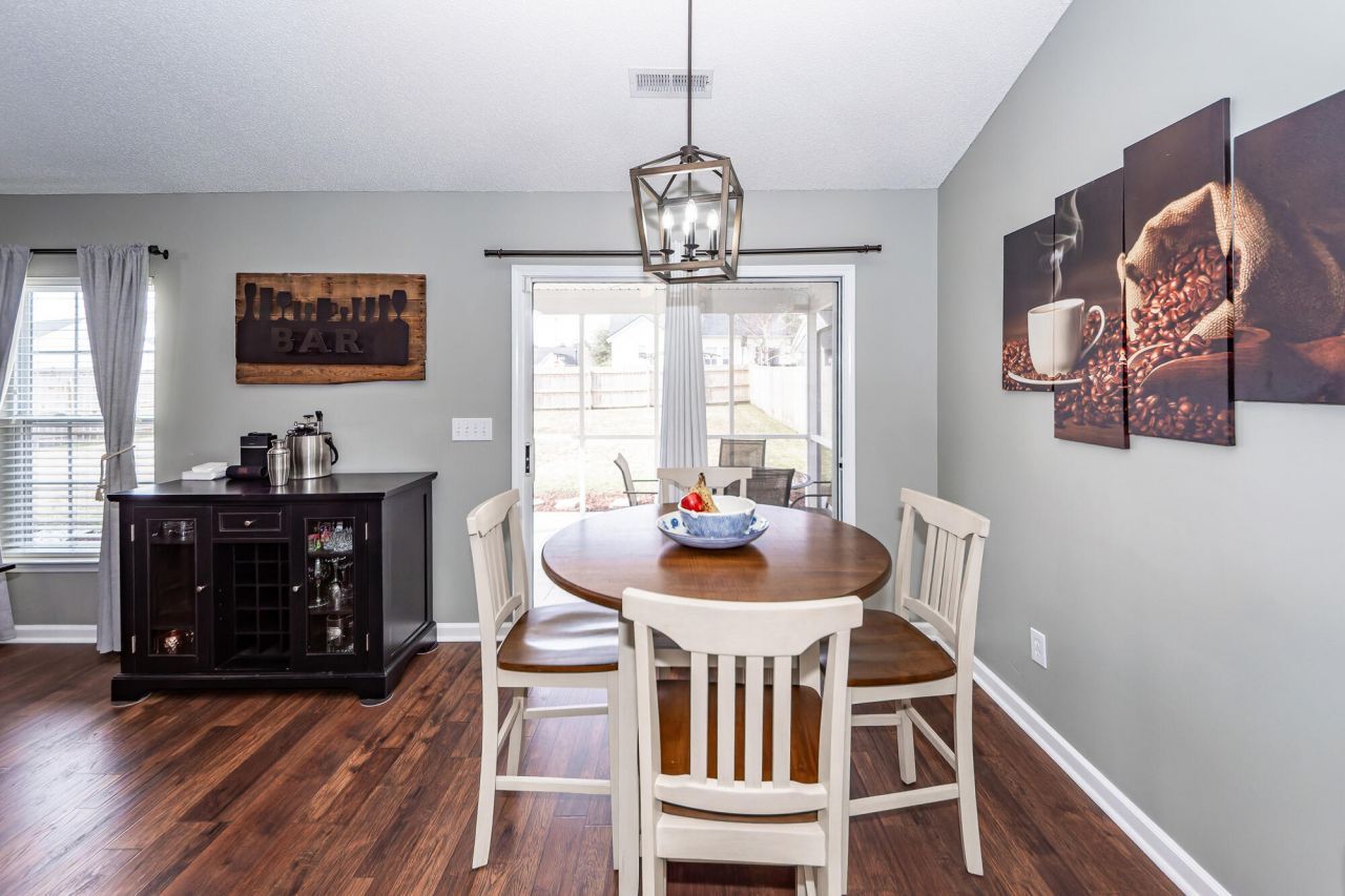 5024 Thornton Drive Photo 17