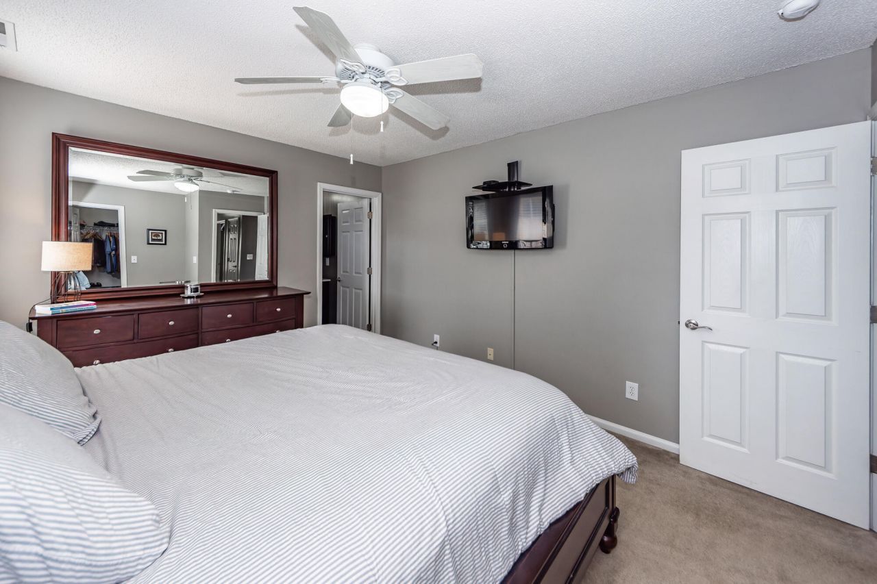 5024 Thornton Drive Photo 29