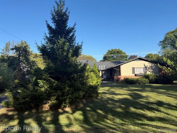 7335 Coach Lane, West Bloomfield Twp, MI 48322