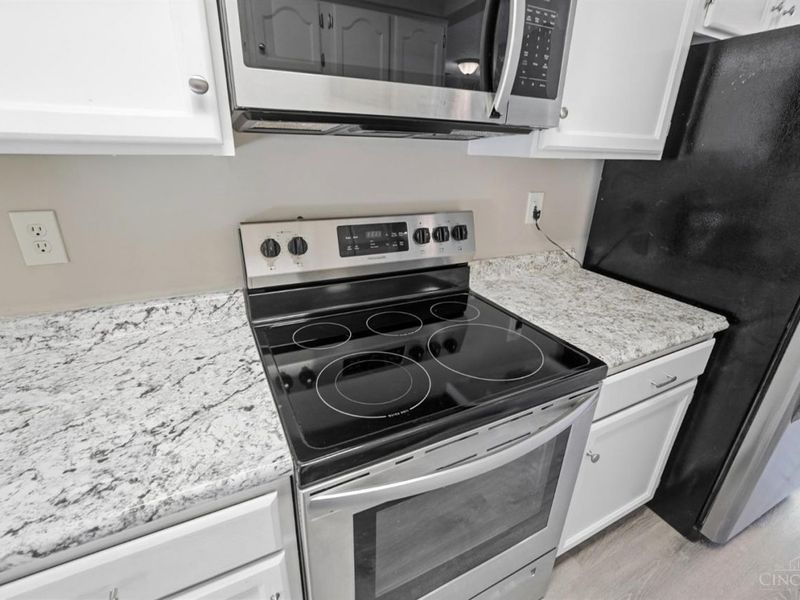 9477 Colegate Way, West Chester, OH 45011 Photo 12