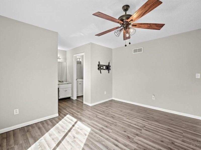 9477 Colegate Way, West Chester, OH 45011 Photo 22