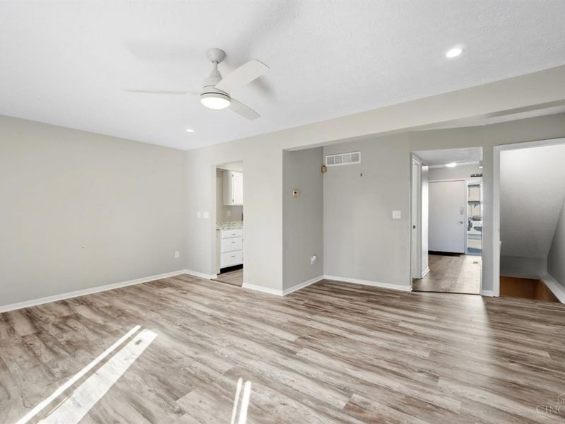 9477 Colegate Way, West Chester, OH 45011 Photo 6