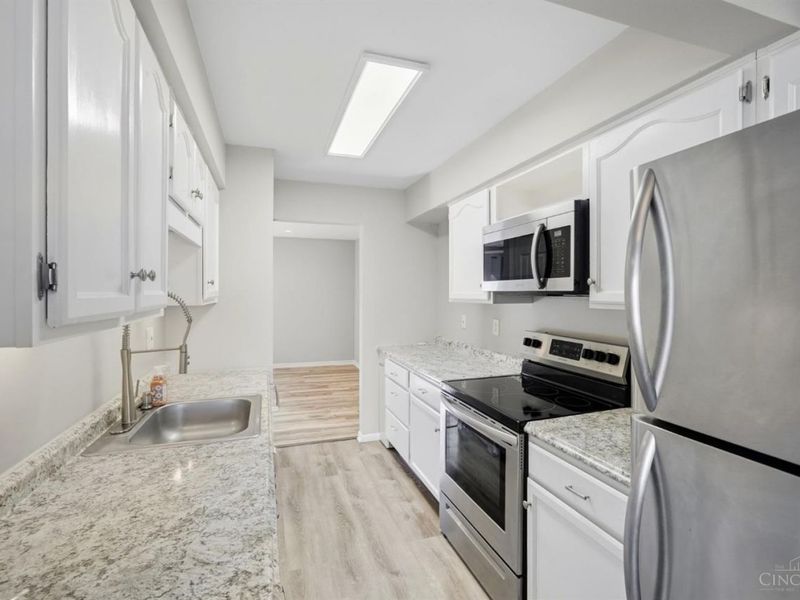 9477 Colegate Way, West Chester, OH 45011 Photo 9