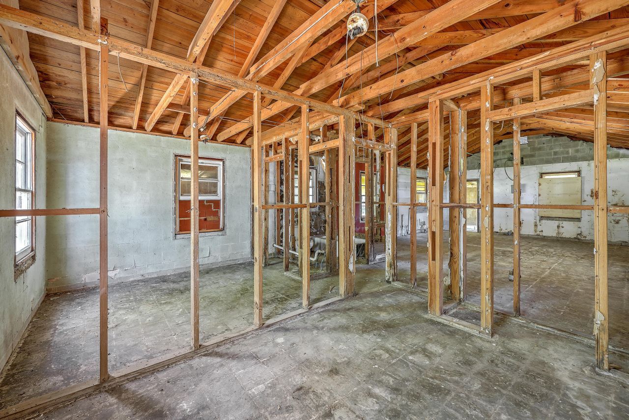 700 Peake Street Photo 10