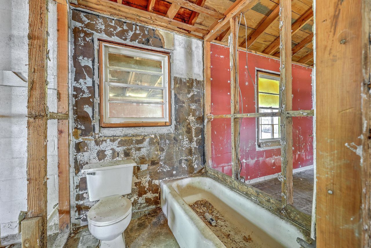 700 Peake Street Photo 11