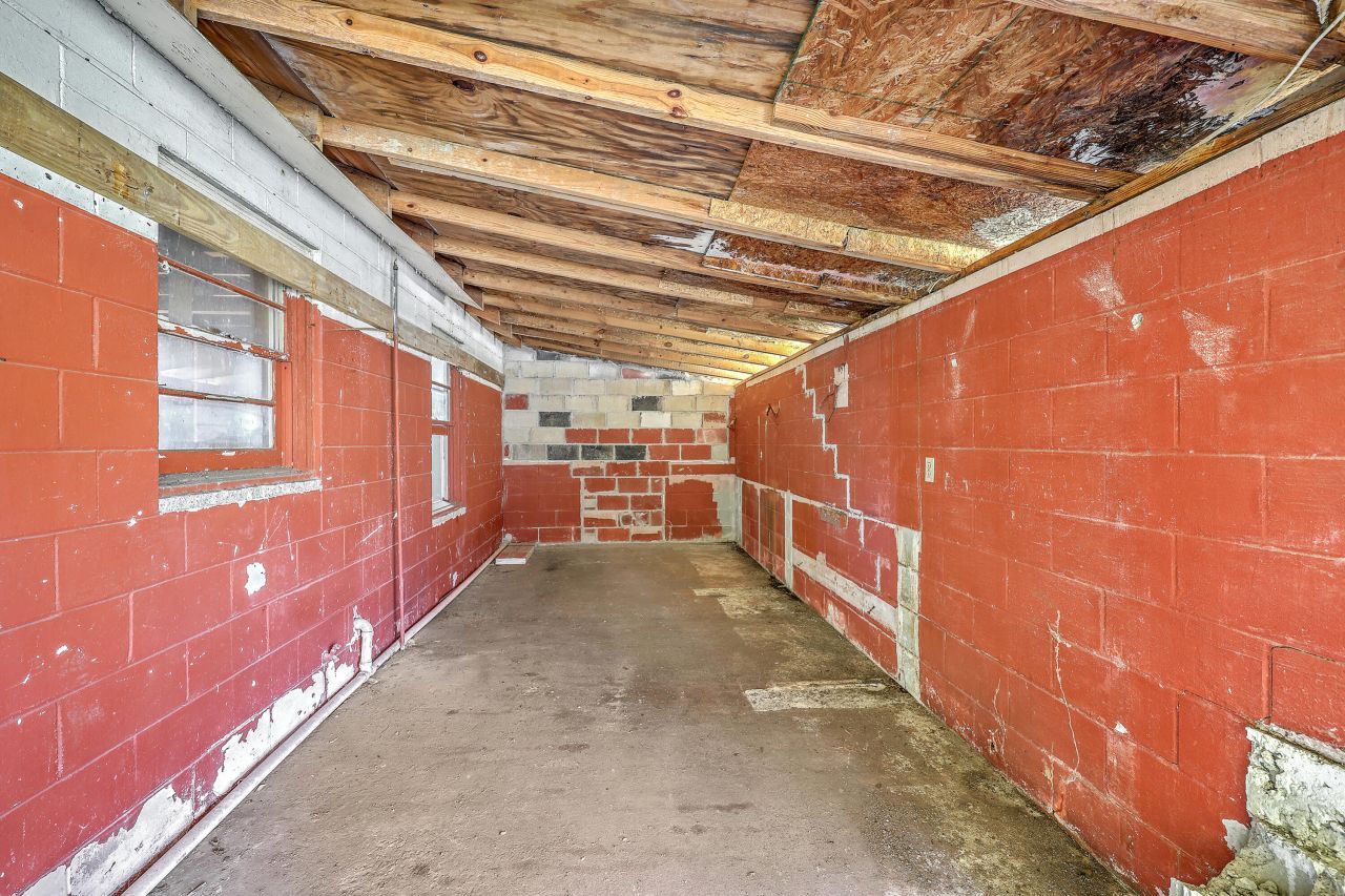 700 Peake Street Photo 14