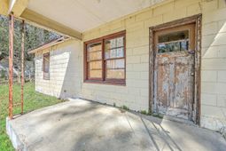 700 Peake Street photo 4