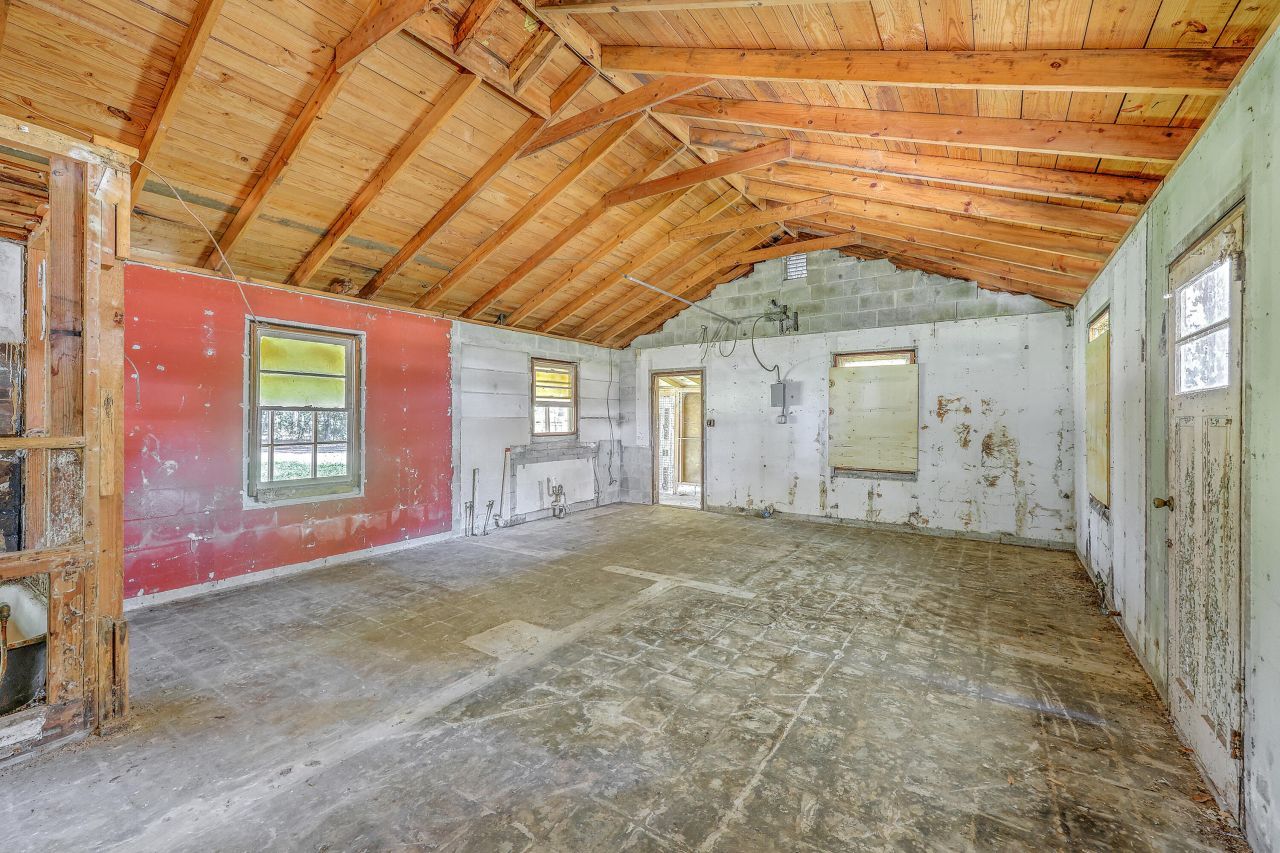 700 Peake Street Photo 7