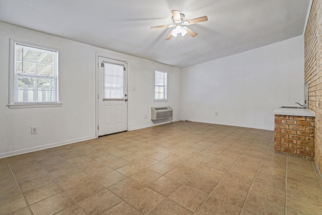 409 Pearl St.  Photo 30